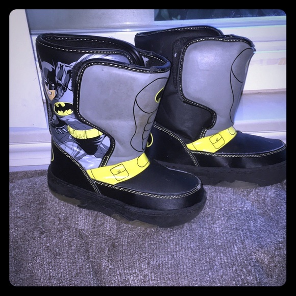 batman snow boots